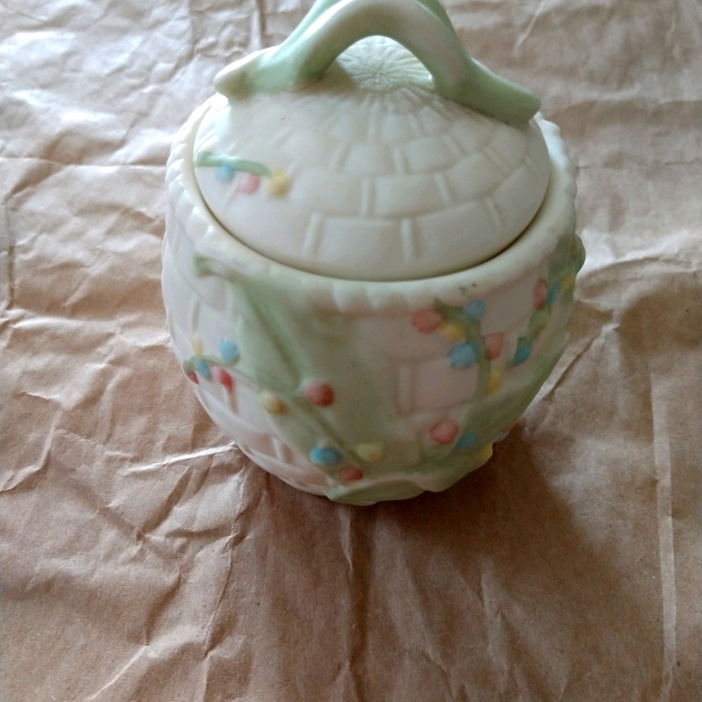 😀 FLOWERED JAR ADORABLE PATTERN W/LID PREOWNED